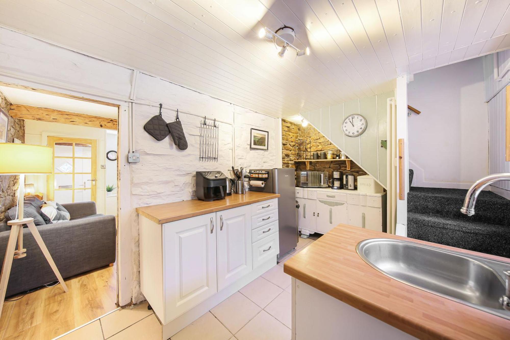 Host & - Batemill Birch Vale